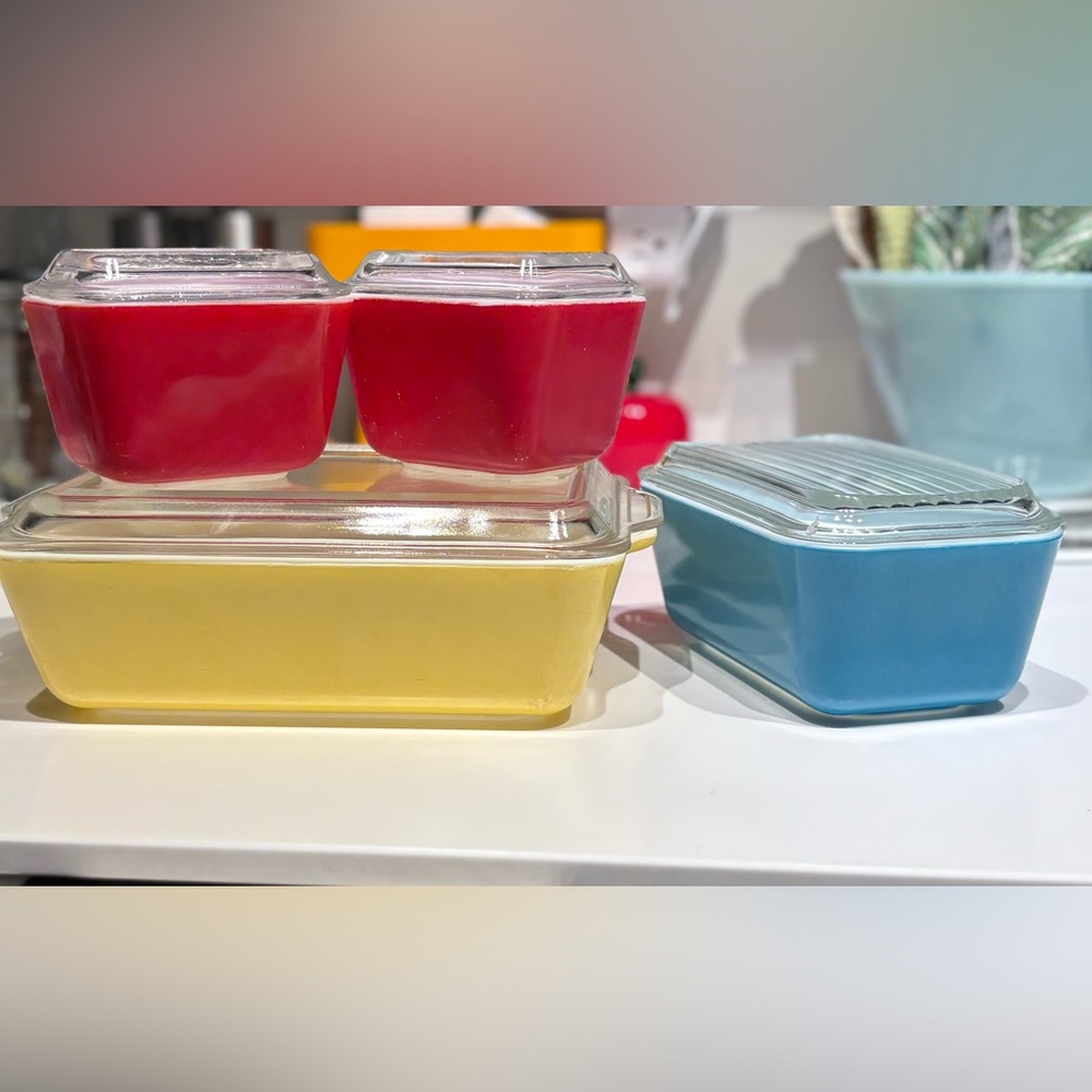 Complete Vintage Pyrex Primary Color Refrigerator Dish Set